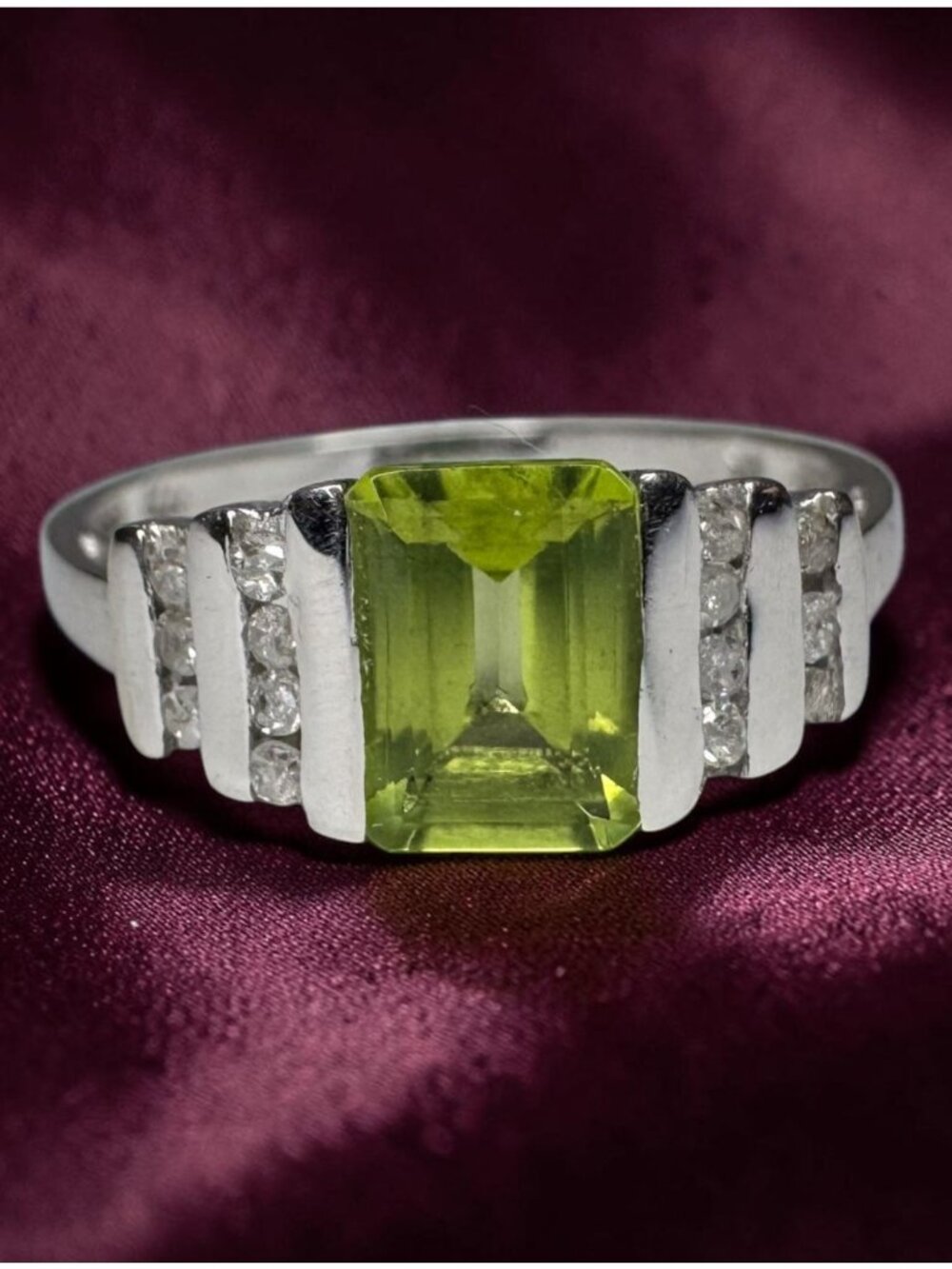 10K White Gold Natural Peridot & Diamond Ring Vintage Size 6.5 Emerald Cut
